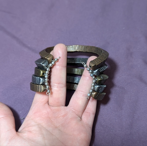 🌟3/$20🌟 - Vintage-Like Mixed Metals Cuff Bracelet - Picture 3 of 6